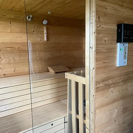 Mathilda - Kurort Gohrisch - Kamin - Terrasse - Gartensauna - Parkplatz Feriehus Papstdorf